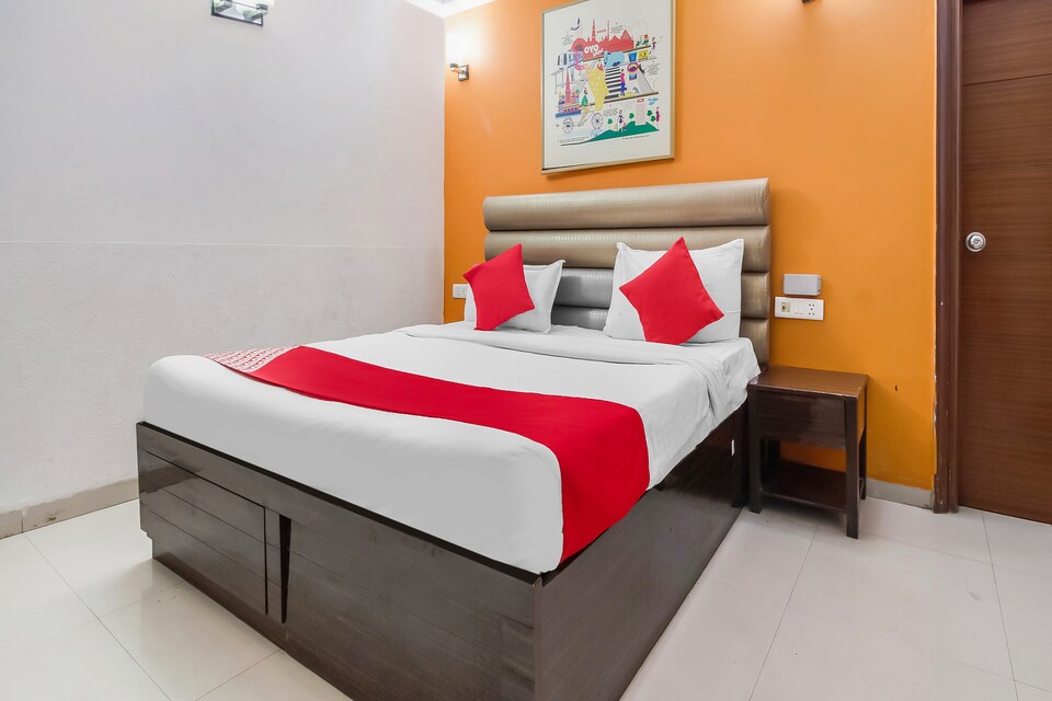 OYO 76602 Flagship 556 North Campus, North Delhi, Delhi