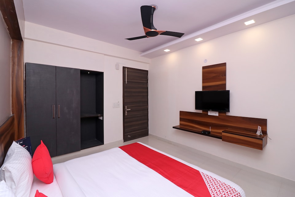 Collection O Pushpanjali Residency, Dwarka Delhi, Delhi