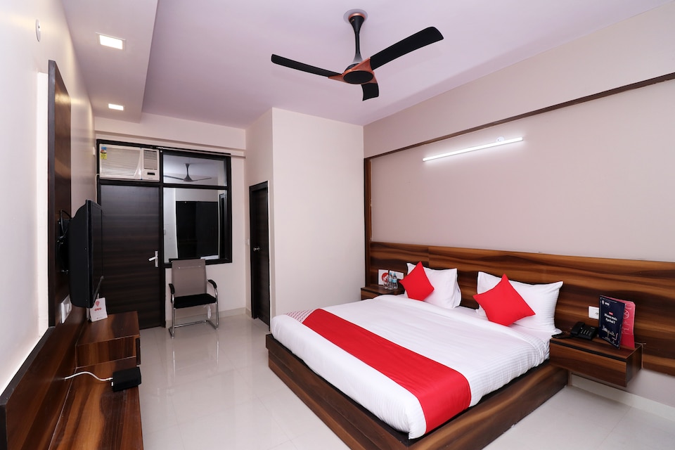 Collection O Pushpanjali Residency, Dwarka Delhi, Delhi
