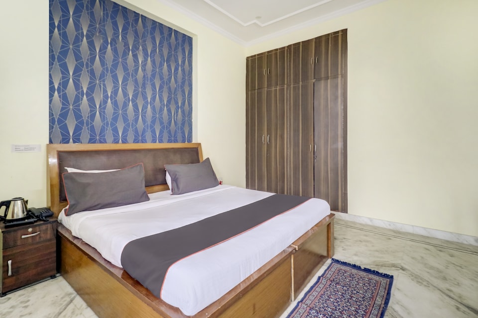 Collection O 76635 Royal Rosewood, Noida City, Noida