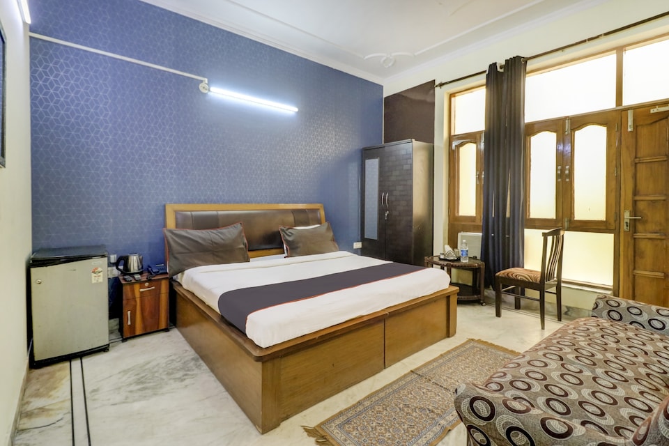 Collection O 76635 Royal Rosewood, Noida City, Noida