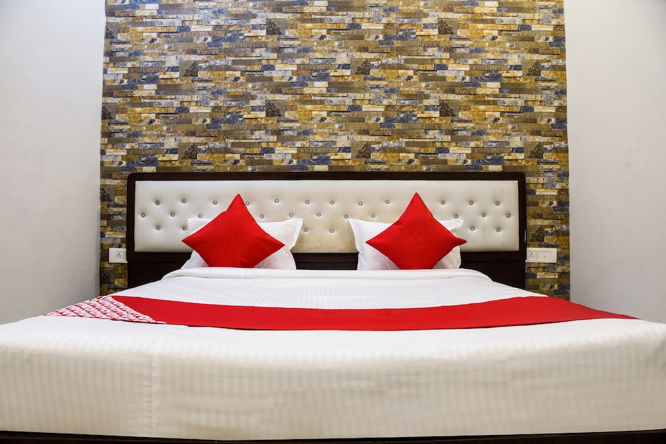 Hotel O StayCraft , Kolar Road, भोपाल