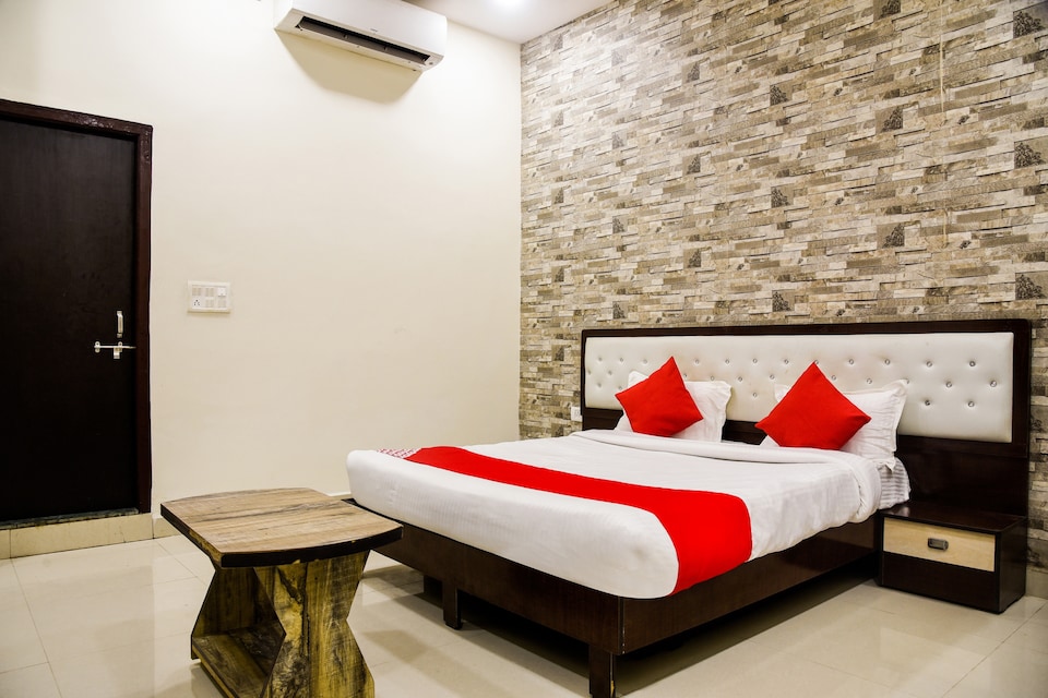 Hotel O StayCraft , Kolar Road, भोपाल