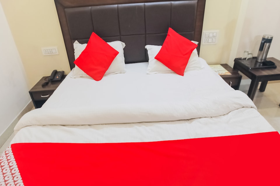 OYO 76661 Hotel Raj, Gulab Bagh, Udaipur