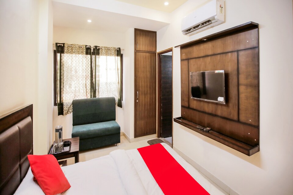 OYO 76661 Hotel Raj, Gulab Bagh, Udaipur