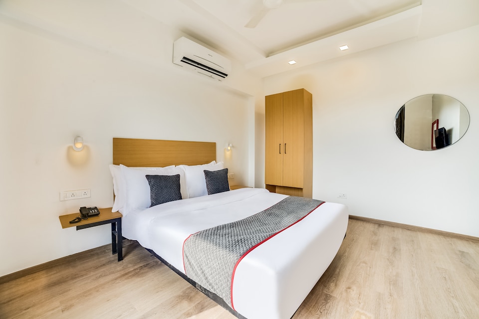 OYO Townhouse 348 South city 2 Gurgaon, Sohna Road, Gurgaon