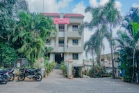 SPOT ON 76708 Shourya Lodge