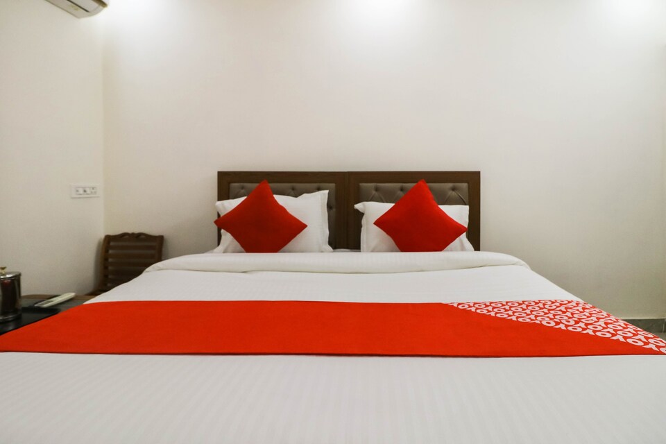 OYO 76709 Hotel Mannat Stays, Rajouri Garden Delhi, Delhi