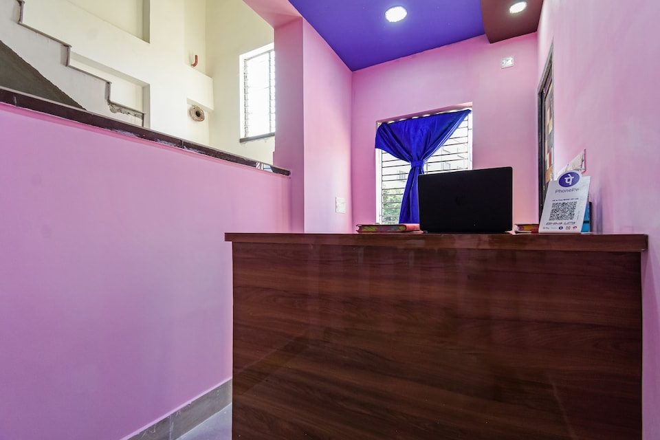 Flagship 76726 Paradise Hotel And Restaurant, VIP Road Kolkata, Kolkata