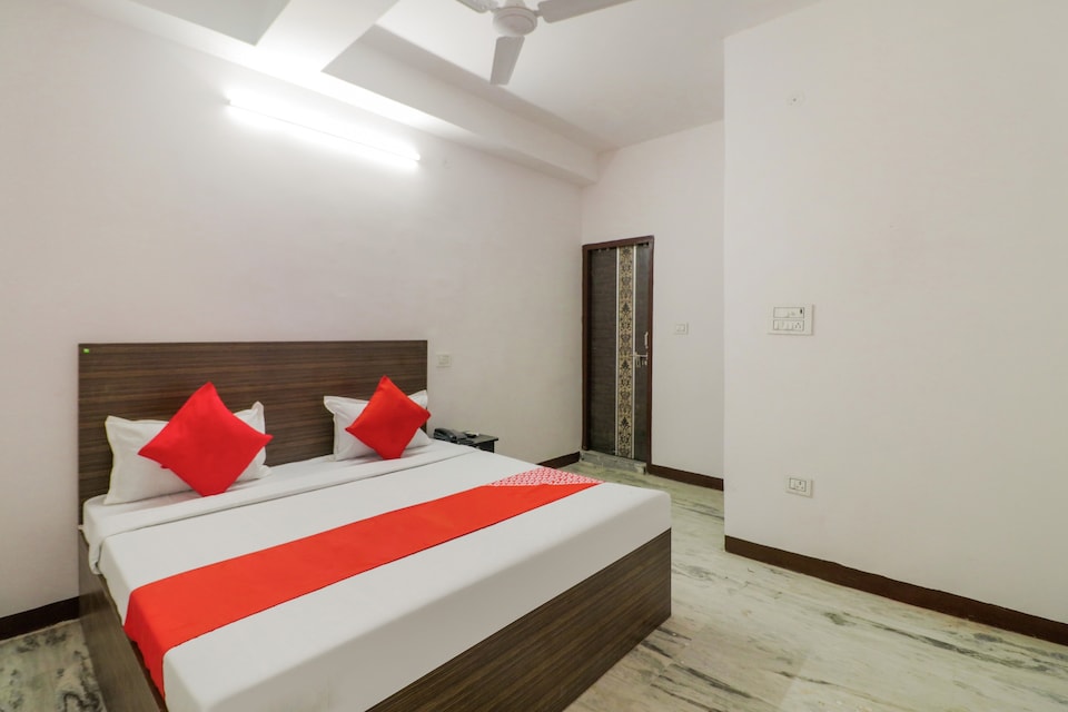 OYO Hotel Z Black, North Delhi, Delhi