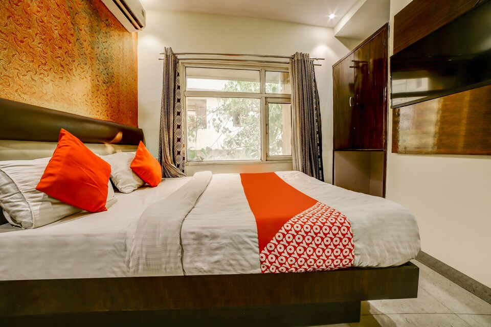 OYO Snow White Inn Near Gurudwara Shri Bangla Sahib, Paharganj Delhi, Delhi