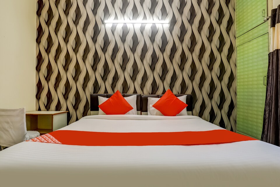 OYO The Great In Near Dwarka Mor Metro Station, Dwarka Delhi, Delhi