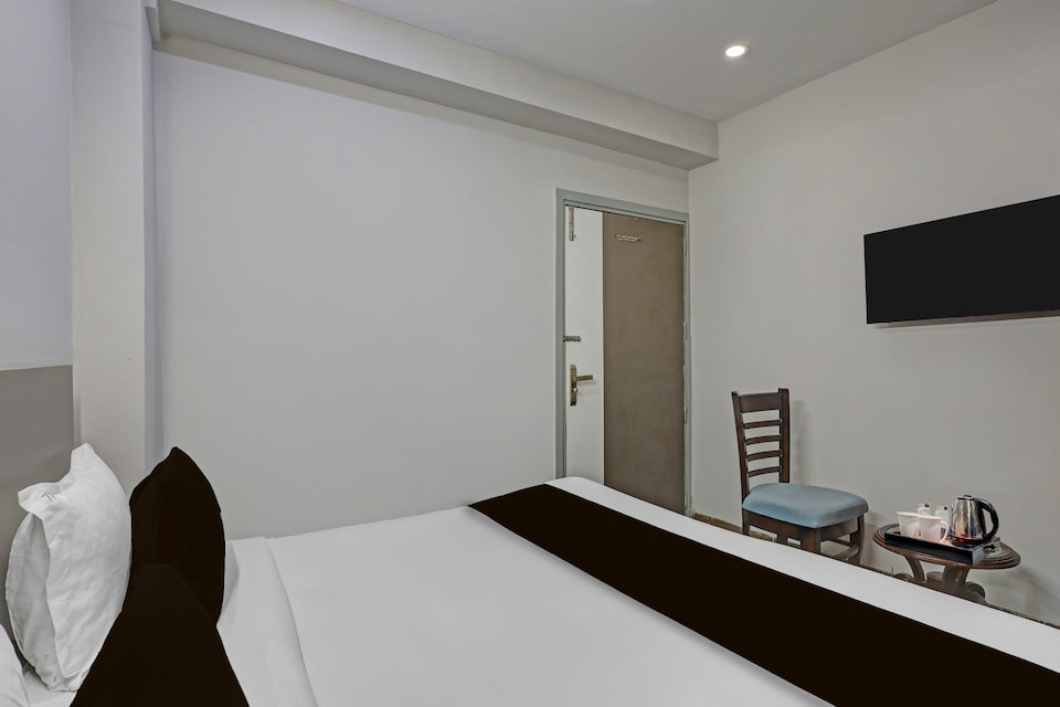 Hotel O High Sky , Anand Vihar Delhi, Delhi