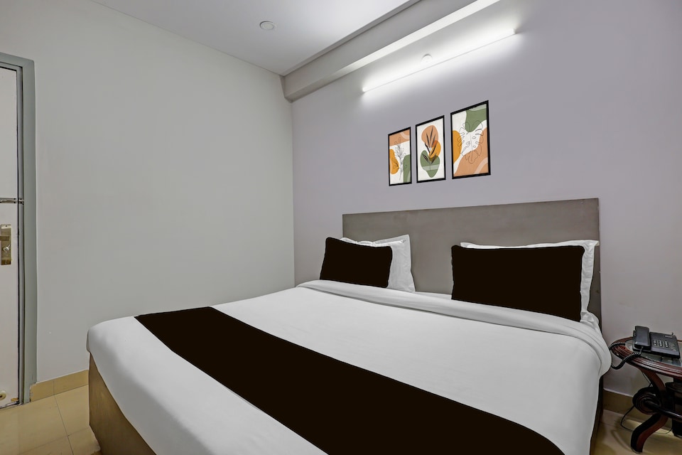 Super Hotel O High Sky , Anand Vihar Delhi, Delhi