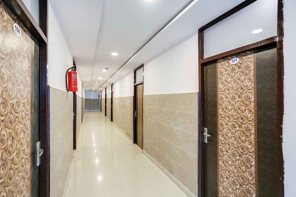Hotel O Golden Stone Near Electricity Office Vasundhara , Indirapuram Ghaziabad, Ghaziabad