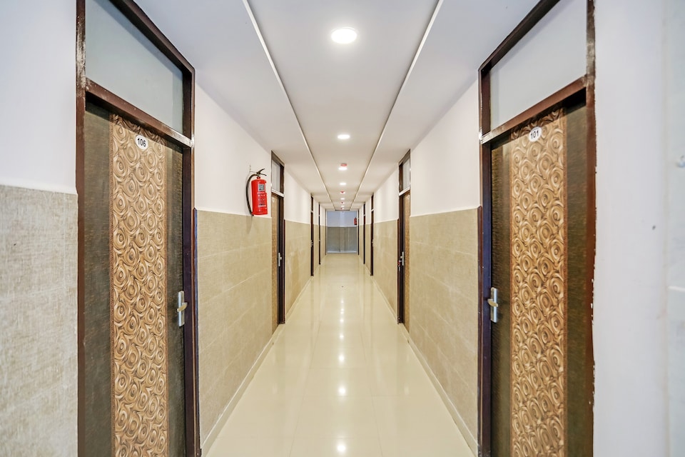 Hotel O Golden Stone Near Electricity Office Vasundhara , Indirapuram Ghaziabad, Ghaziabad