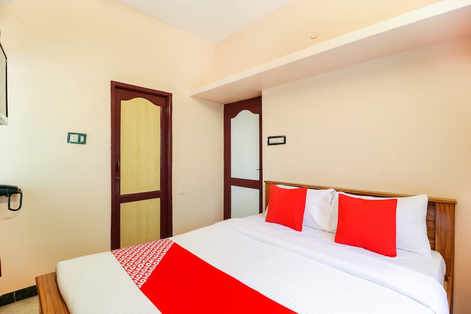 OYO 76797 S V Apartments , Madurai Outskirts, Madurai