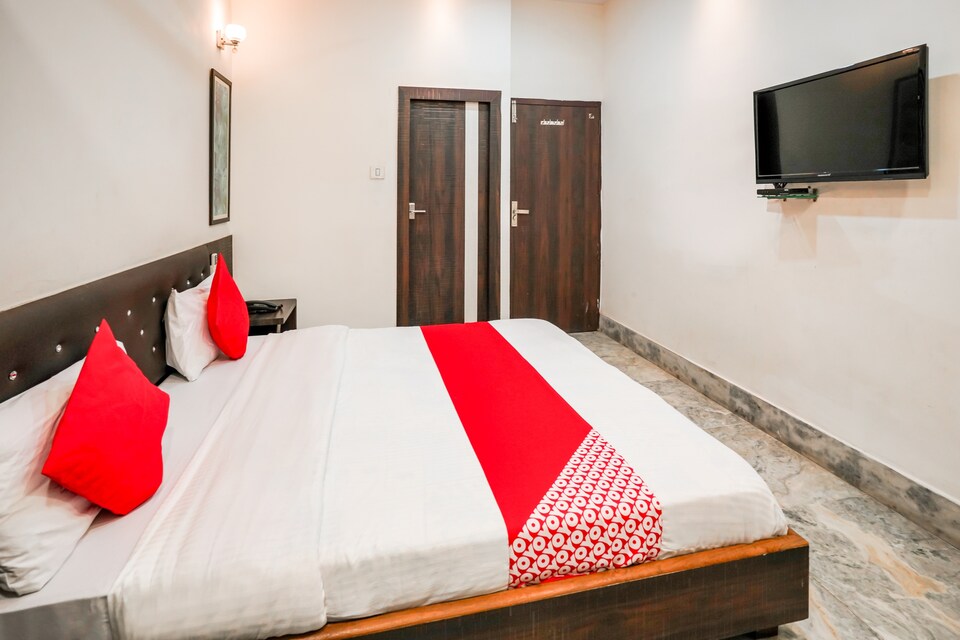 Capital O 76803 Hotel Raj Vilas, Gulab Bagh, Udaipur