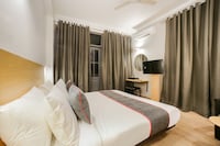 Townhouse 330 DLF Phase-2 Near Leisure Valley Park