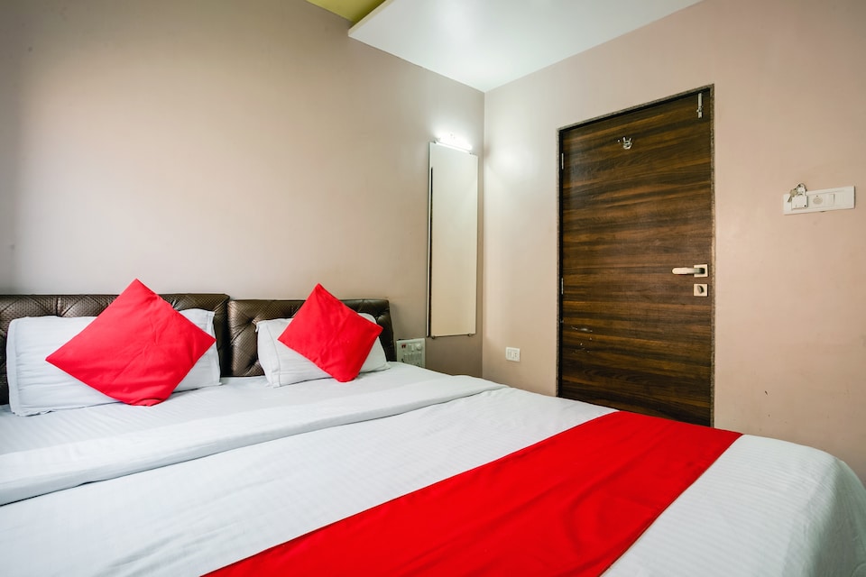 OYO 76818 Star Residency, Mumbai International Airport, Mumbai