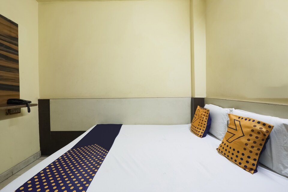 SPOT ON 76828 Hotel Aditya Palace, Kanpur Railway Station, Kanpur