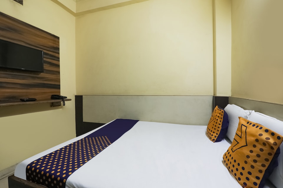 SPOT ON 76828 Hotel Aditya Palace, Kanpur Railway Station, Kanpur