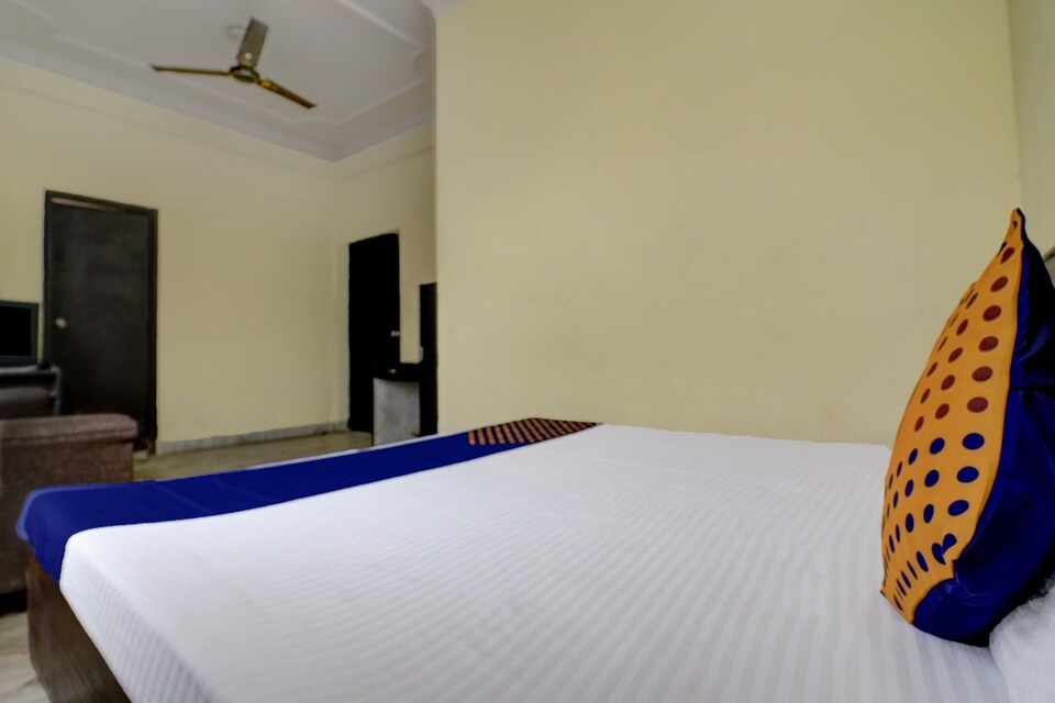 SPOT ON Anant Palace, Fatehabad Road, Agra