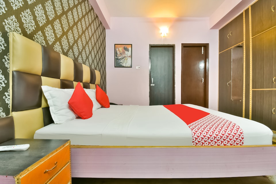 Live on PAT956, Boring Road Patna, पटना