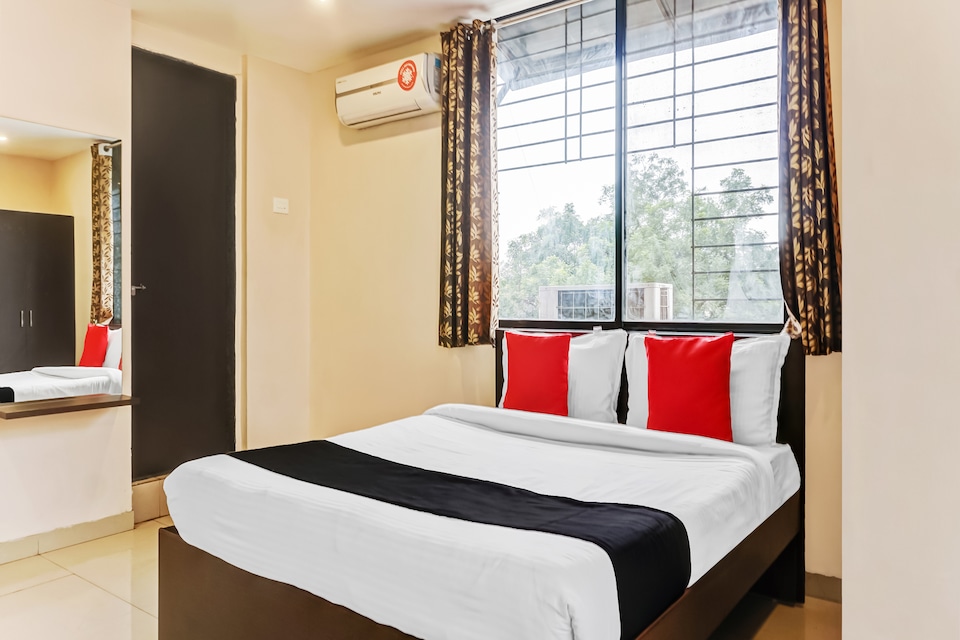 Hotel O Log Inn Plaza, Wagholi Pune, Pune