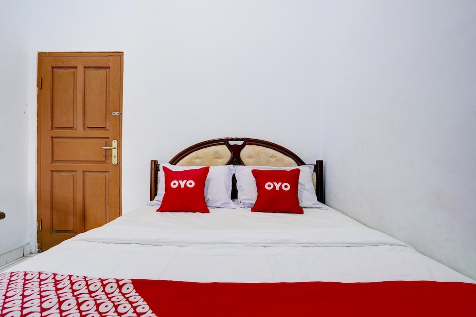 OYO 90118 Hotel Diamond Syariah, OYO Hotels Subang, Book @ Rp152882 - OYO