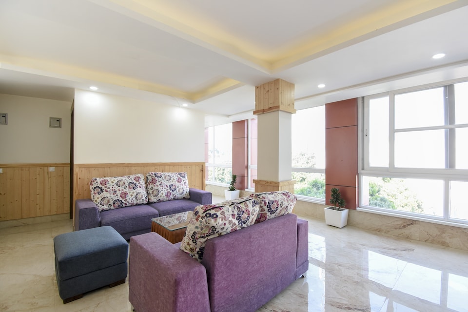 CAPITAL O HOTEL MAIRA, Chakrata Road Dehradun, Dehradun