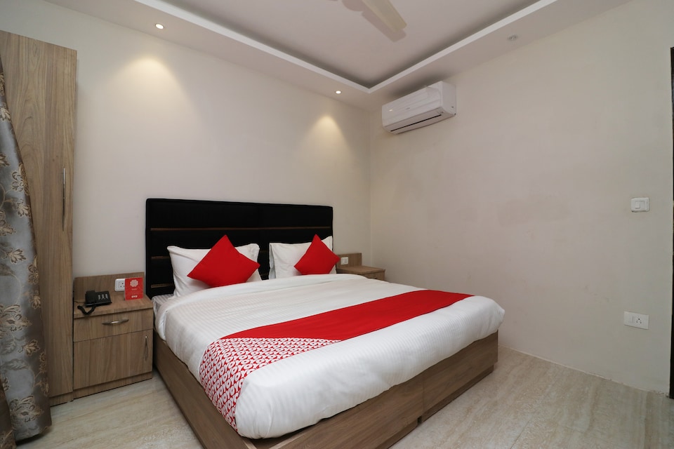 OYO 76878 Hotel Azeem, Ghaziabad City, Ghaziabad