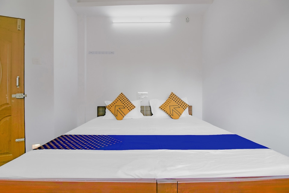 SPOT ON 76899 Chaliyam Residency , Calicut City-II, Calicut