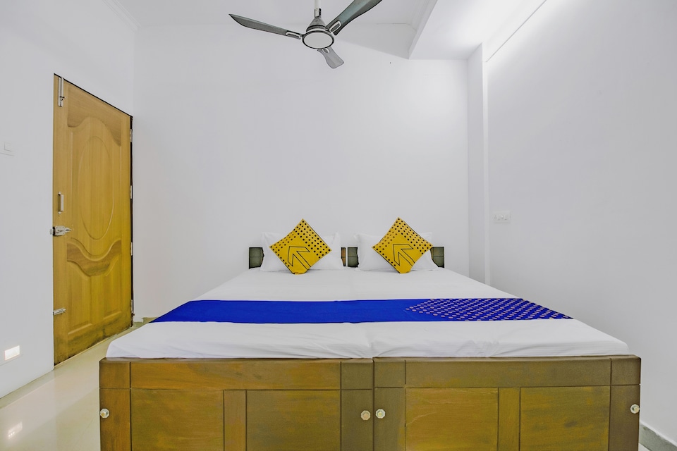 SPOT ON 76899 Chaliyam Residency , Calicut City-II, Calicut