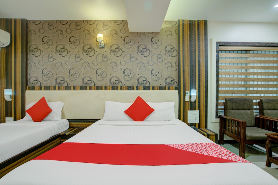 Capital O 76908 Hotel South Avenue, Railway Station South Kochi, कोच्चि