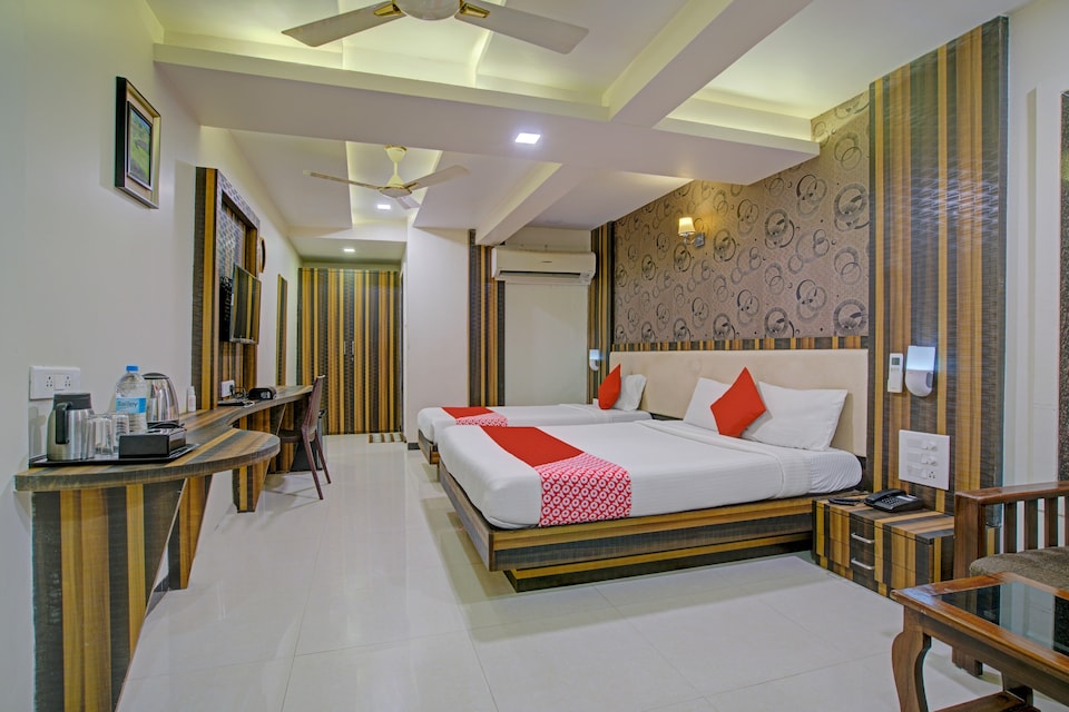 Capital O 76908 Hotel South Avenue, Railway Station South Kochi, कोच्चि
