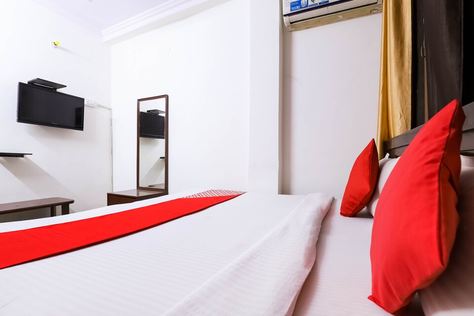 OYO DEL2866 Sagar Inn, Lajpat Nagar Delhi, Delhi