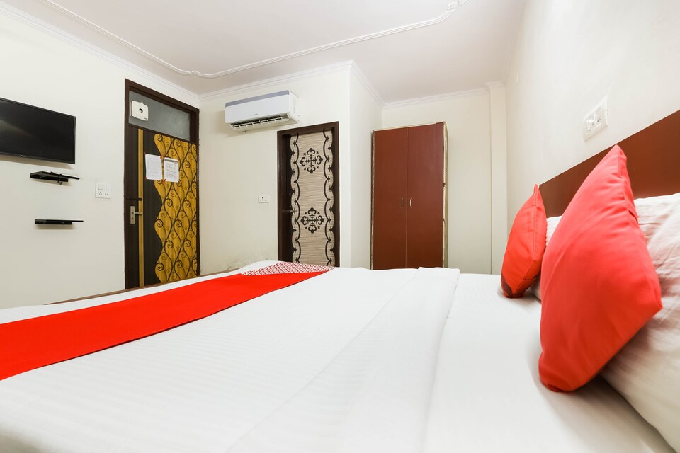 OYO DEL2866 Sagar Inn, Lajpat Nagar Delhi, Delhi