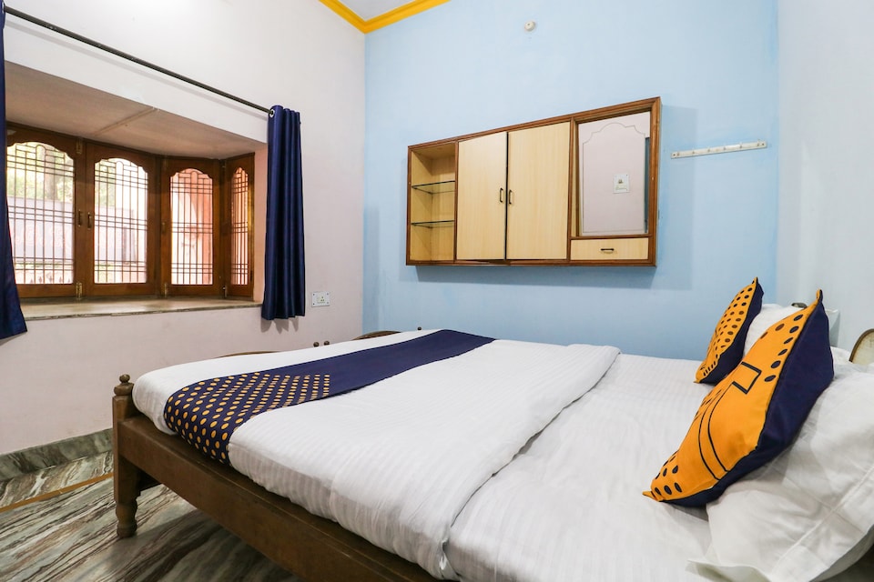 SPOT ON 76937 River Pg House, Lanka, Varanasi