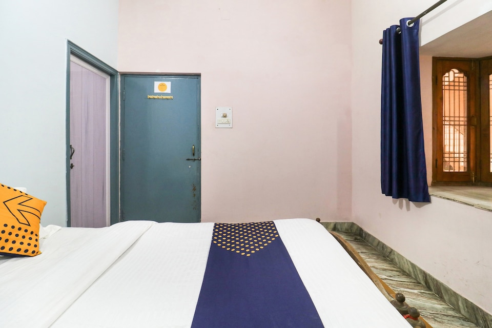 SPOT ON 76937 River Pg House, Lanka, Varanasi