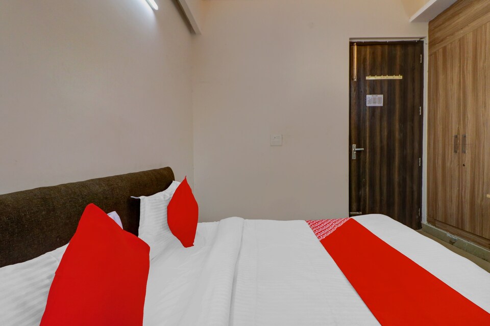 OYO NOD1133 Noida Dreamz , Noida City, Noida
