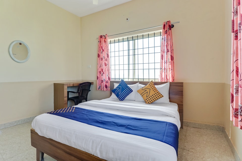 SPOT ON 76940 Sri Annapoorneshwari Residency Boarding & Lodging, Hassan, Hassan