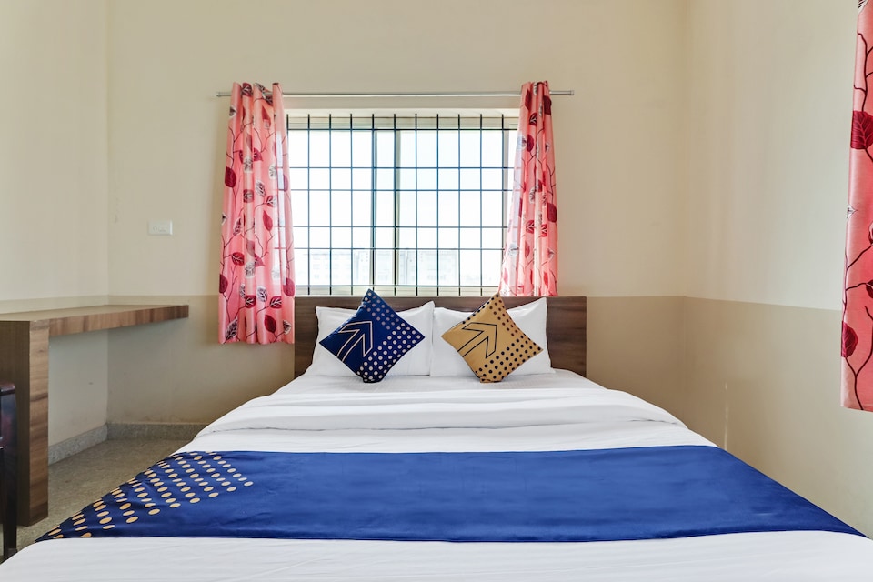 SPOT ON 76940 Sri Annapoorneshwari Residency Boarding & Lodging, Hassan, Hassan