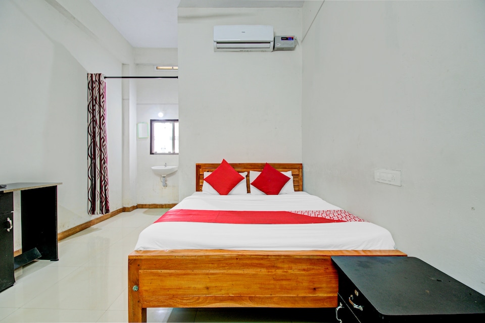 OYO 76956 Eden Tourist Home, Calicut City-II, Calicut