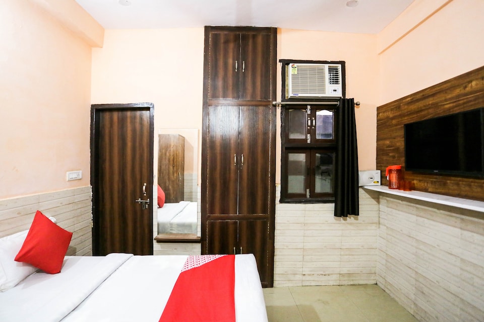 OYO Guru Ji Guest House Near Leisure Valley Park, Old Gurgaon, Gurgaon