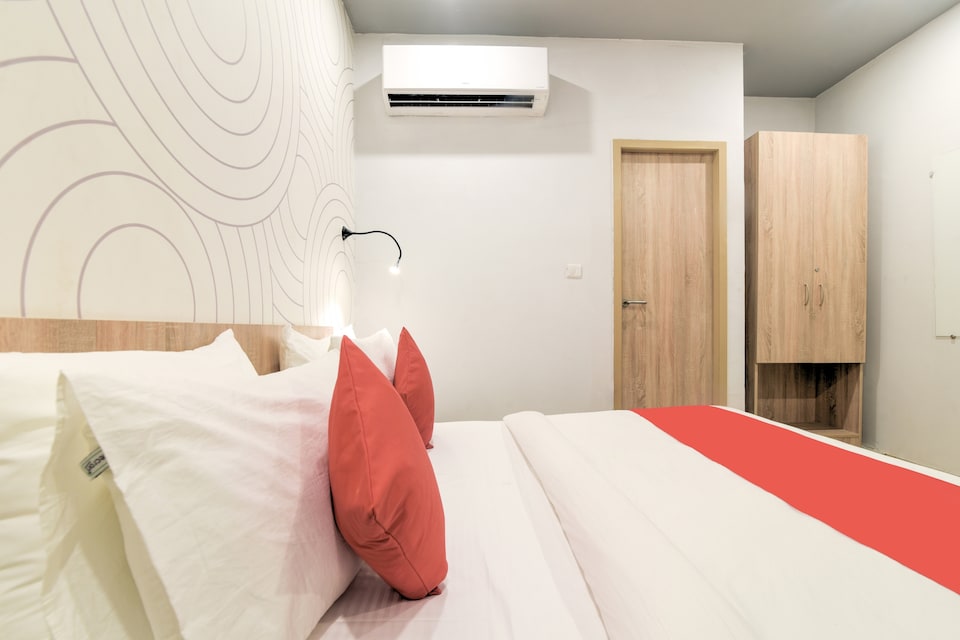 Collection O Dwarka Metro Station Formerly JPS Green, Dwarka Delhi, Delhi