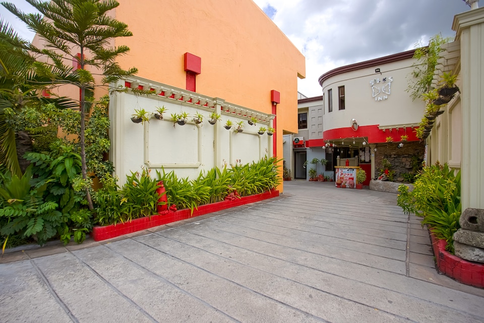 OYO 721 Silks Inn, Angeles, Pampanga