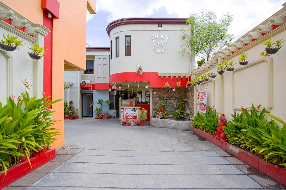 OYO 721 Silks Inn, Angeles, Pampanga