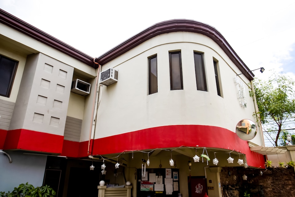 OYO 721 Silks Inn, Angeles, Pampanga