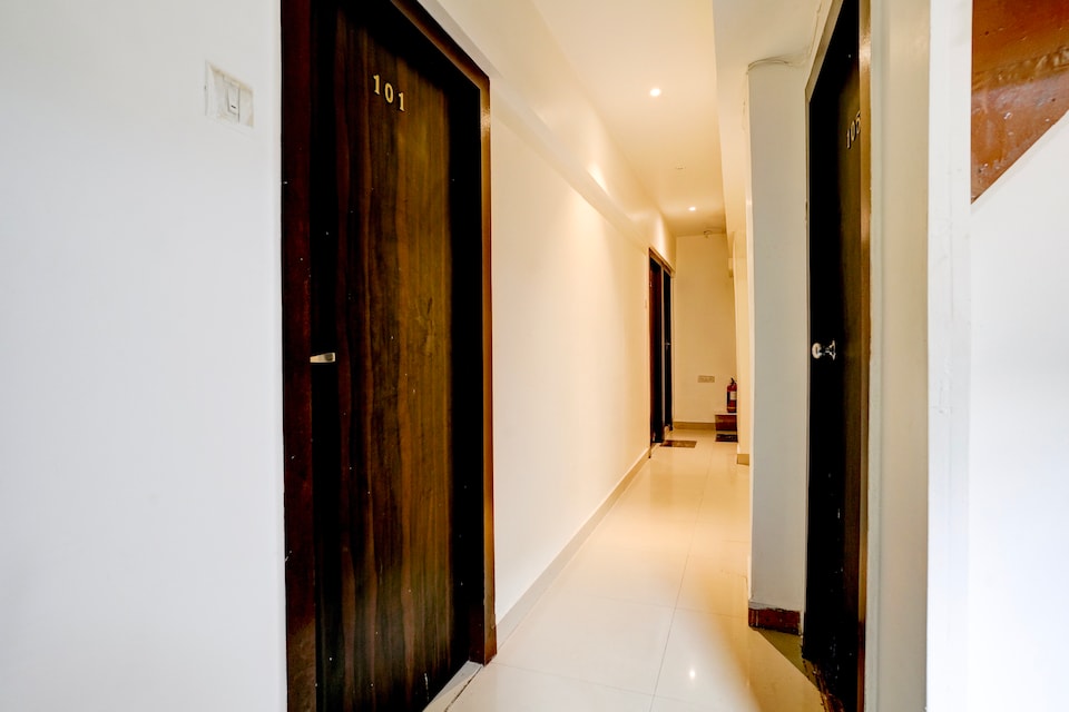 Hotel O Moss View, Mumbai BCEC, Mumbai